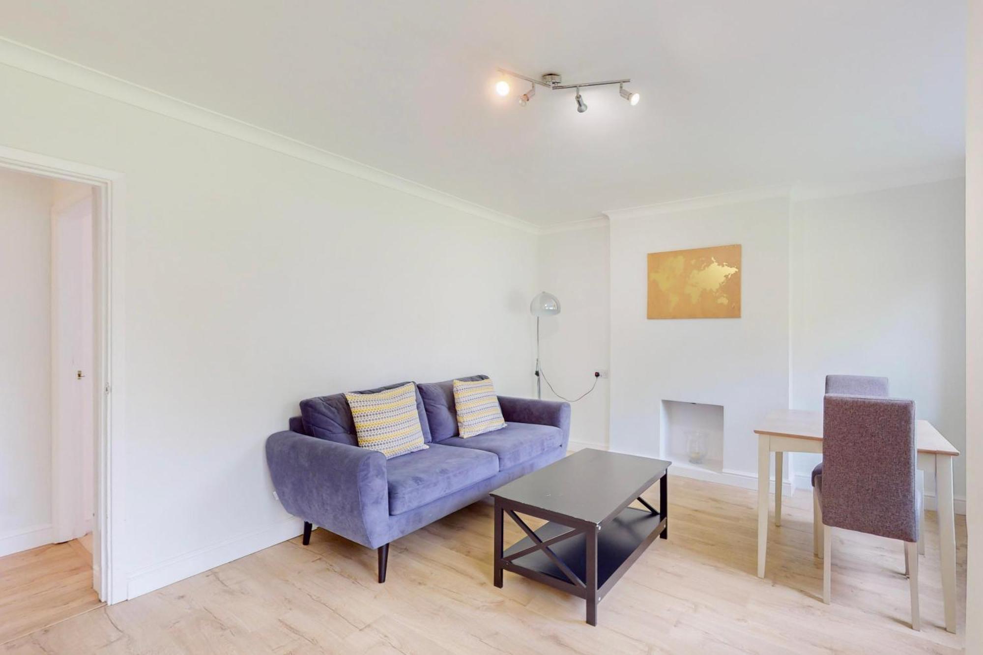 Appartement Lovely 2 Bed With Balcony Near East Putney Station *
