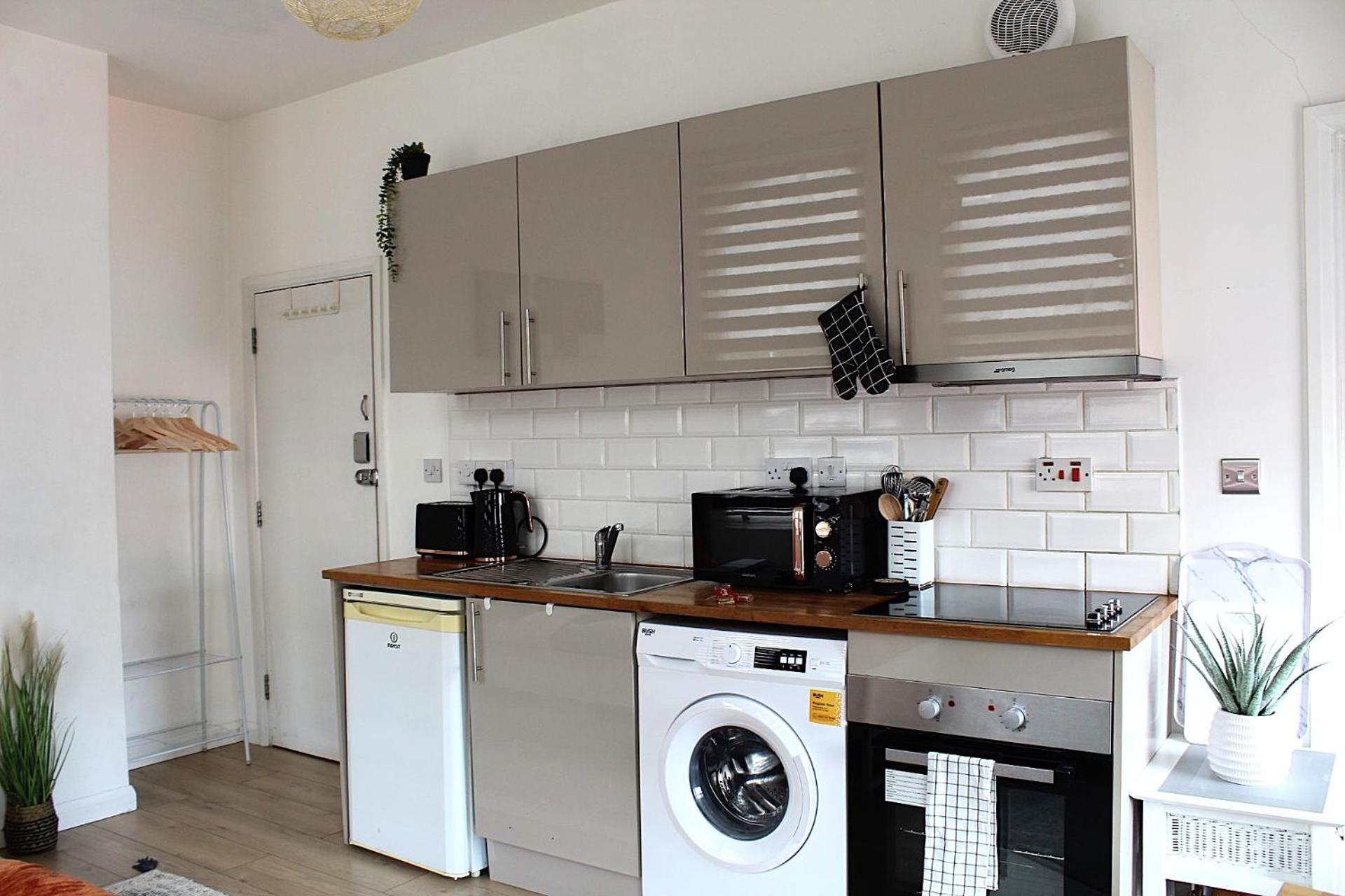 Apartment Rustic Hideout Contractor Friendly Spacious