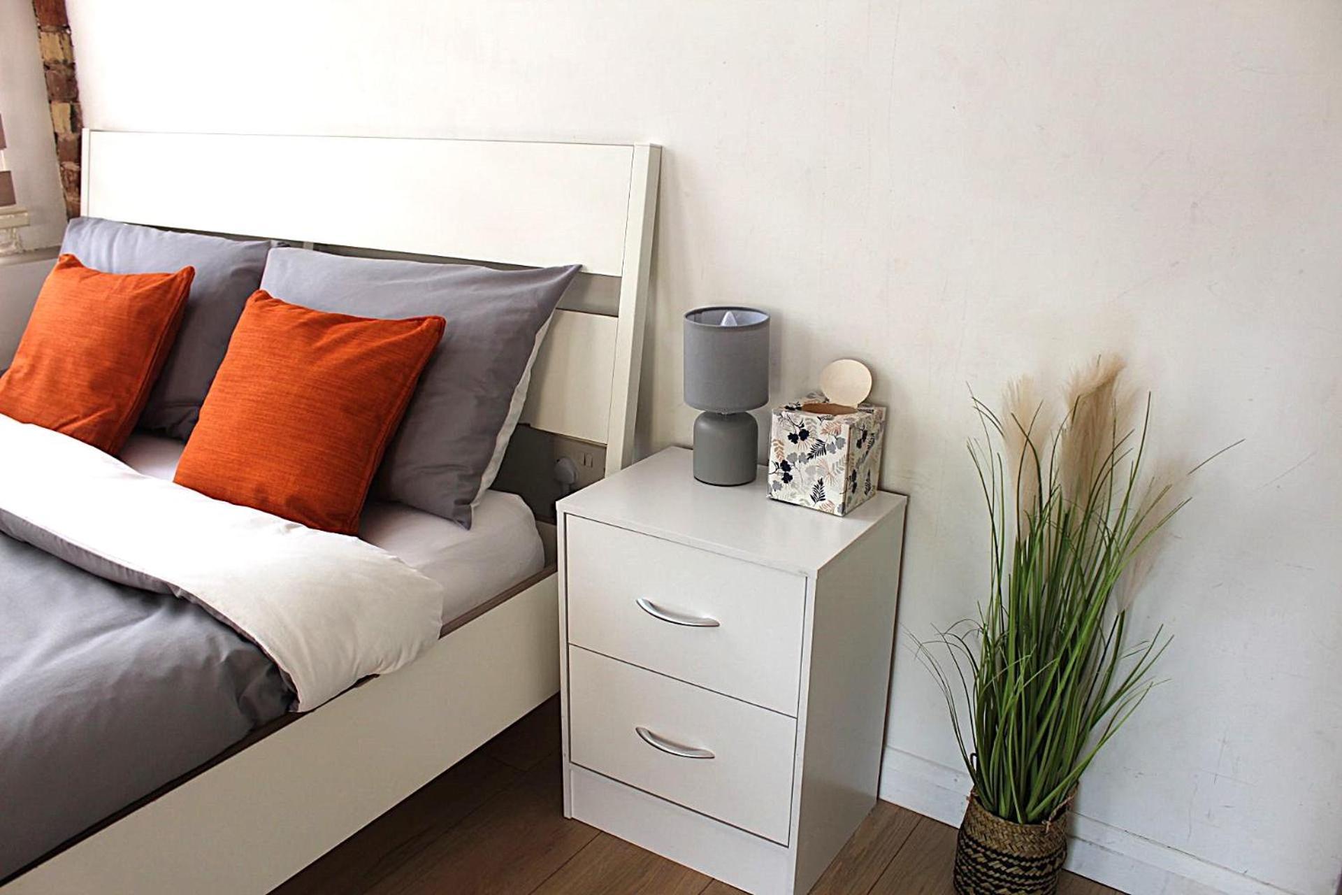 Apartment Rustic Hideout Contractor Friendly Spacious *