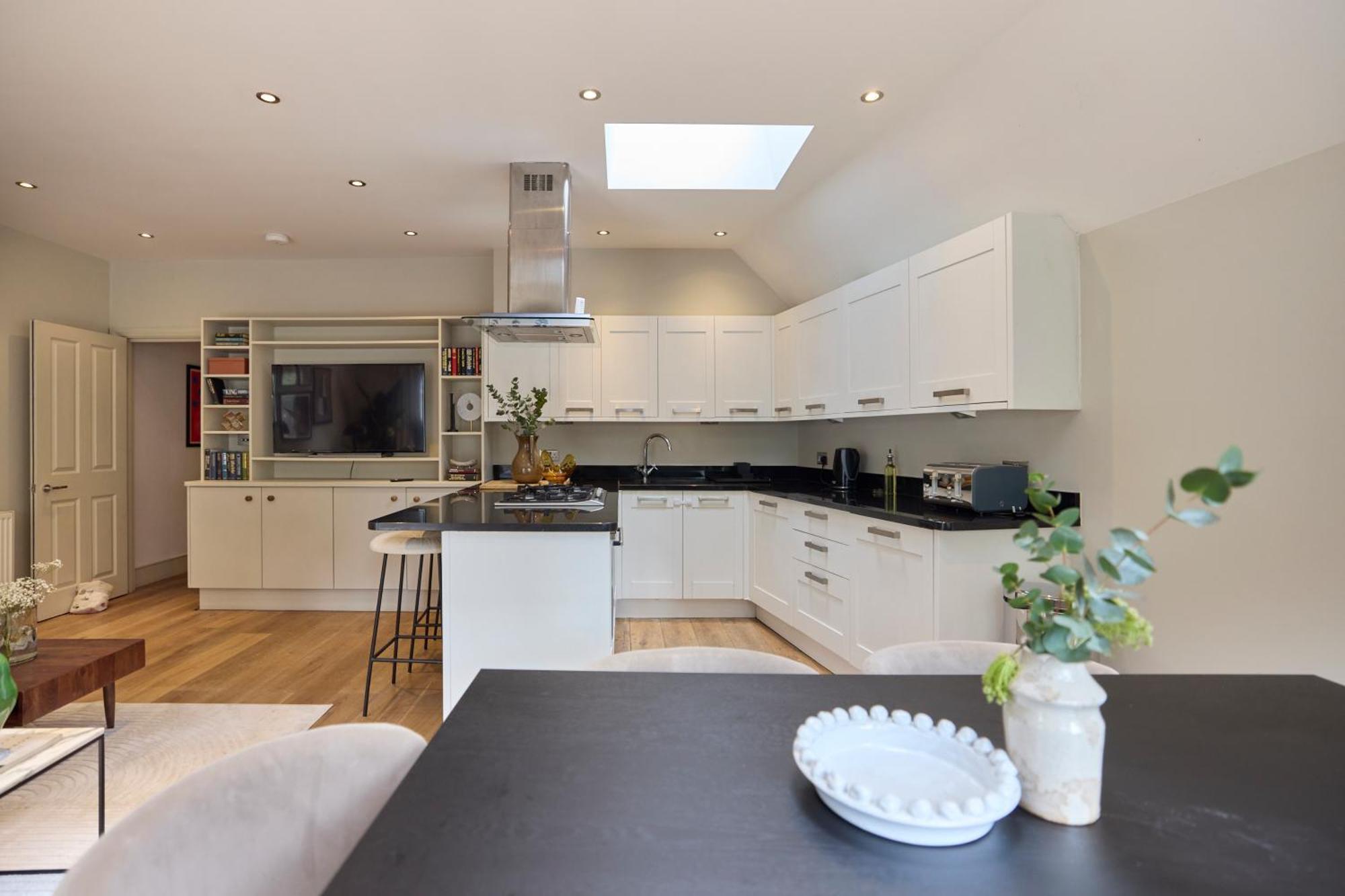 The Fulham Wharf - Glamorous 2bdr Flat With Garden *