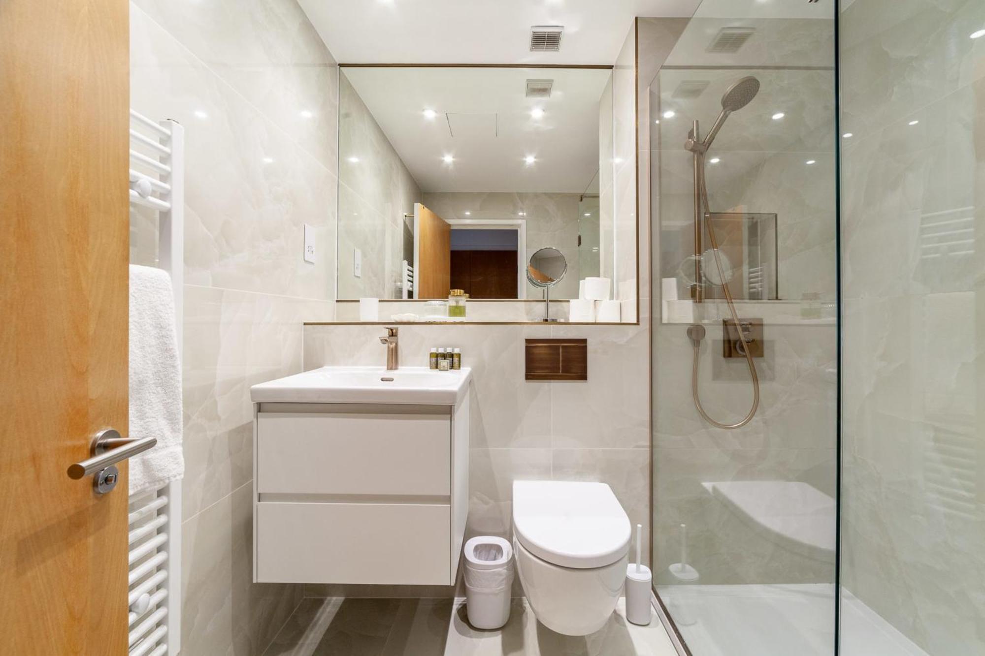 A Stylish Newly Refurbished Flat With Access Apartamento