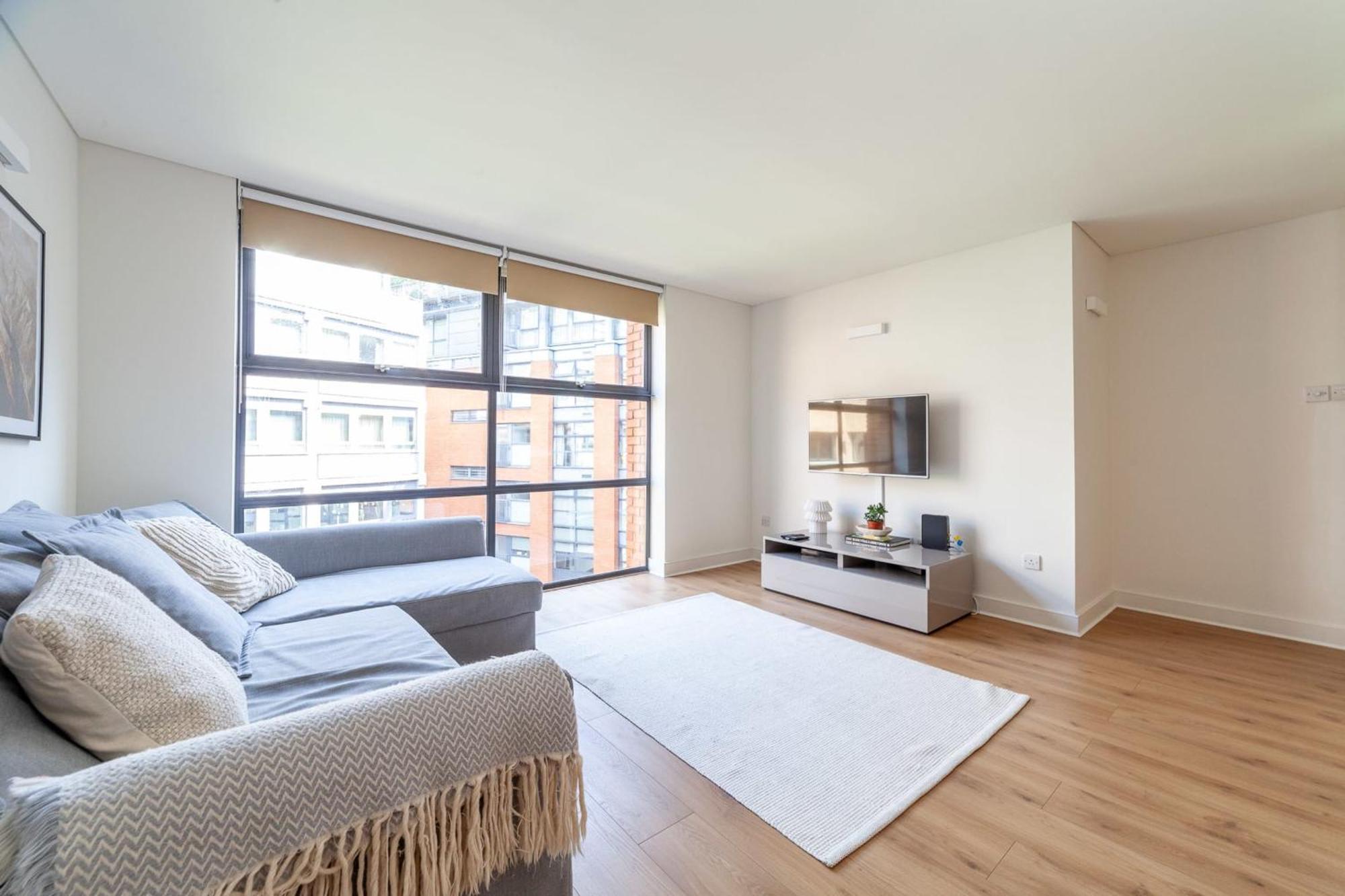 A Stylish Newly Refurbished Flat With Access * Londres