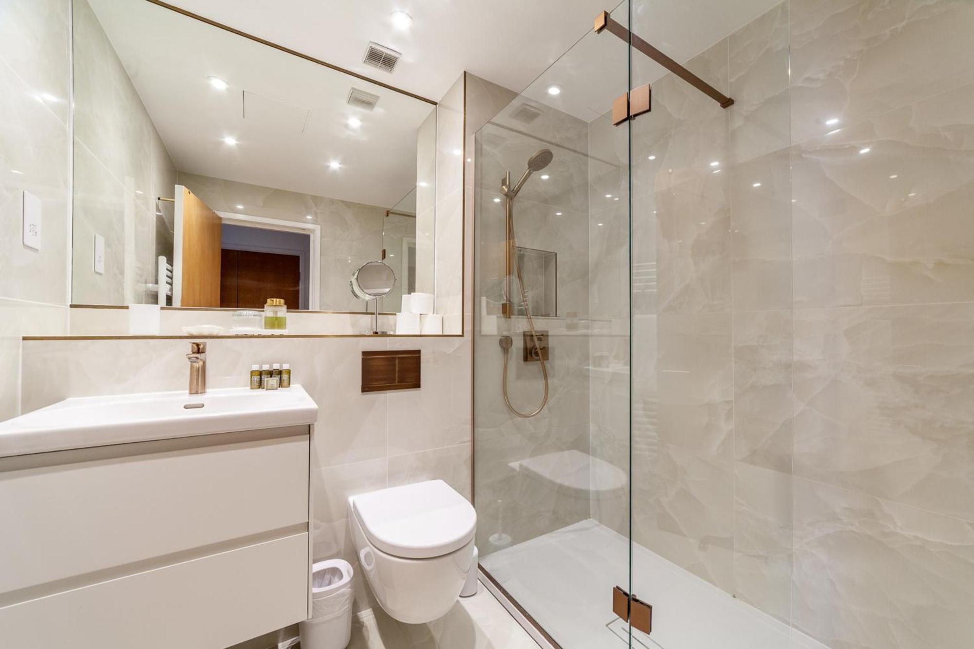 Appartement A Stylish Newly Refurbished Flat With Access *