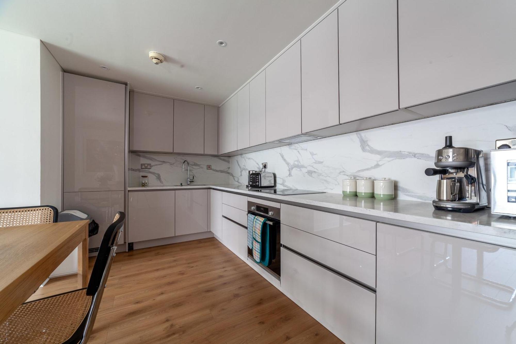 A Stylish Newly Refurbished Flat With Access Londres