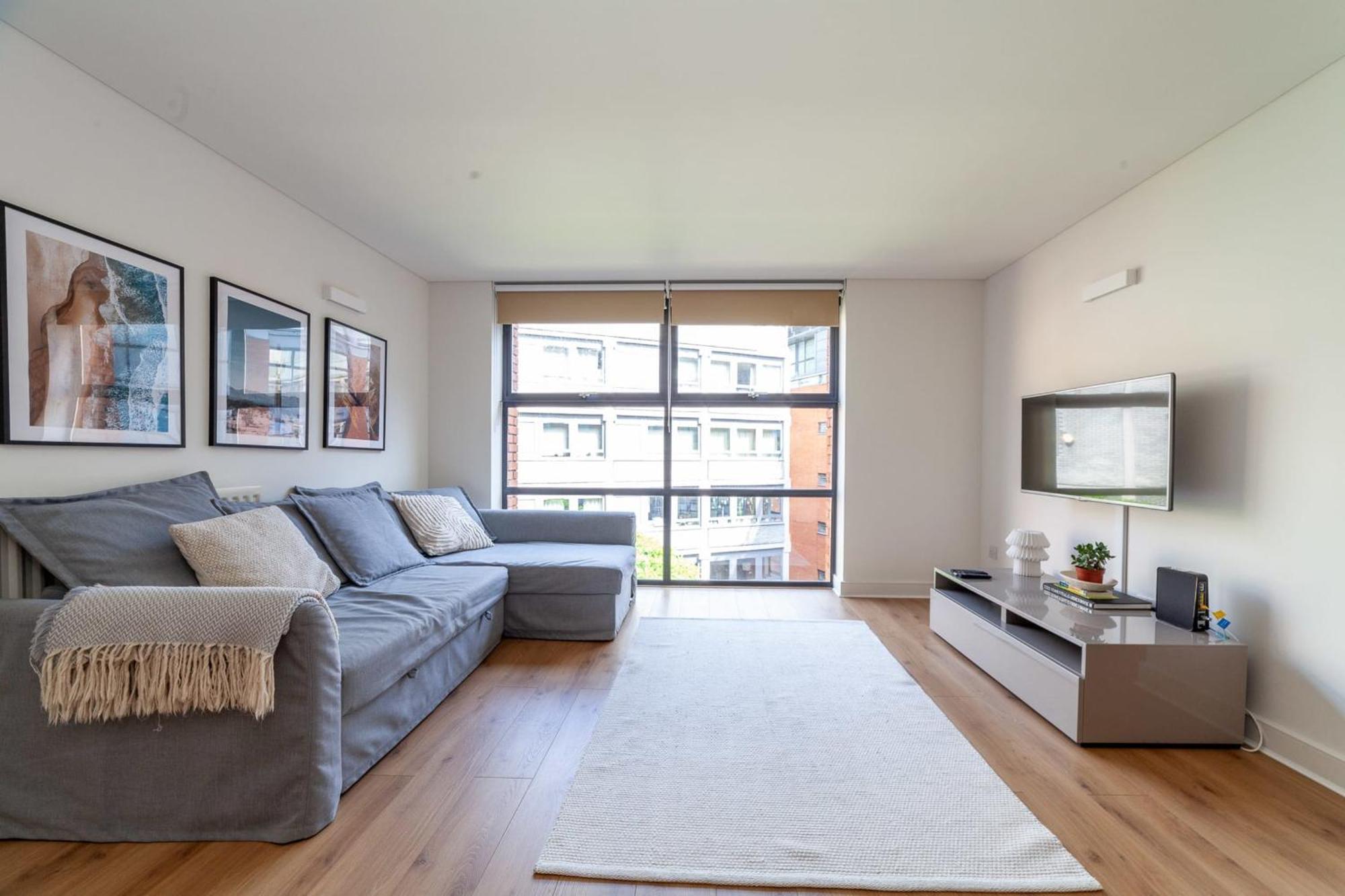 A Stylish Newly Refurbished Flat With Access * Londres