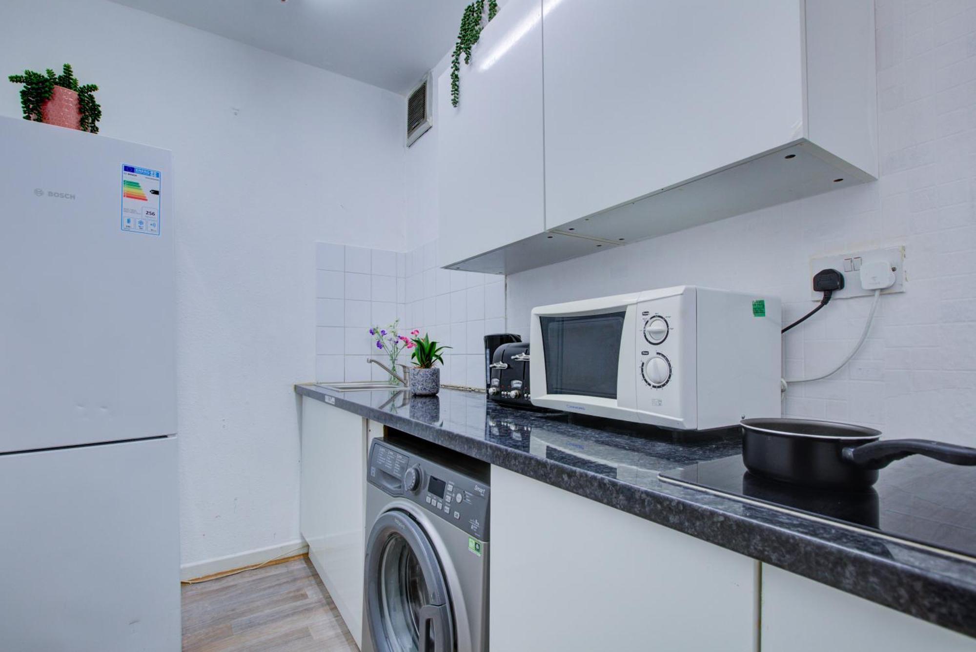 2 Bedroom And Living Edgware Road, Central * Londres