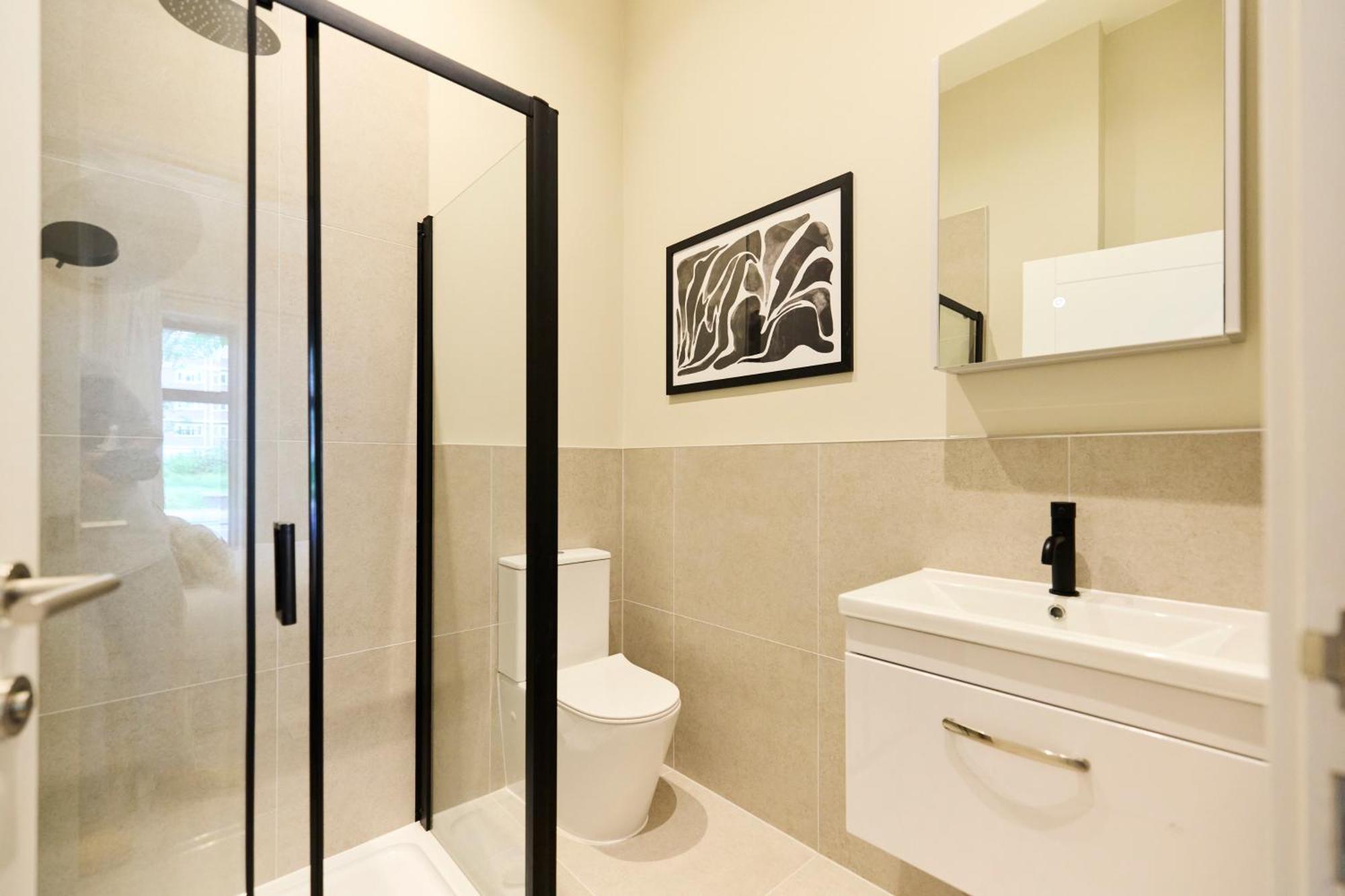 The Brixton Hill Place - Exquisite 2bdr Flat With Terrace London