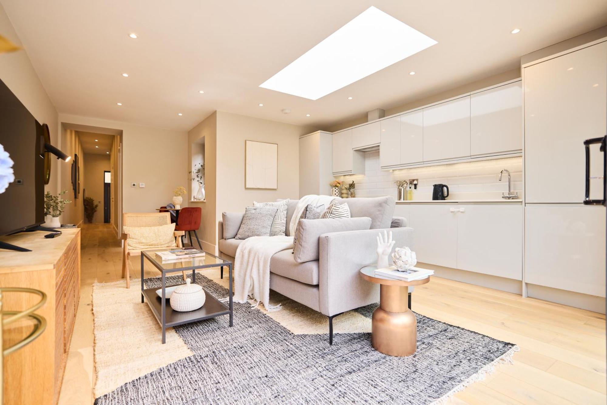 Apartment The Brixton Hill Place - Exquisite 2bdr Flat With Terrace London