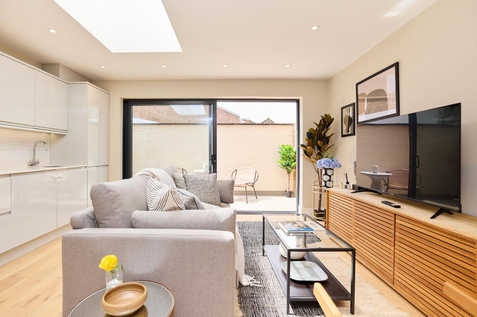 Apartment The Brixton Hill Place - Exquisite 2bdr Flat With Terrace London