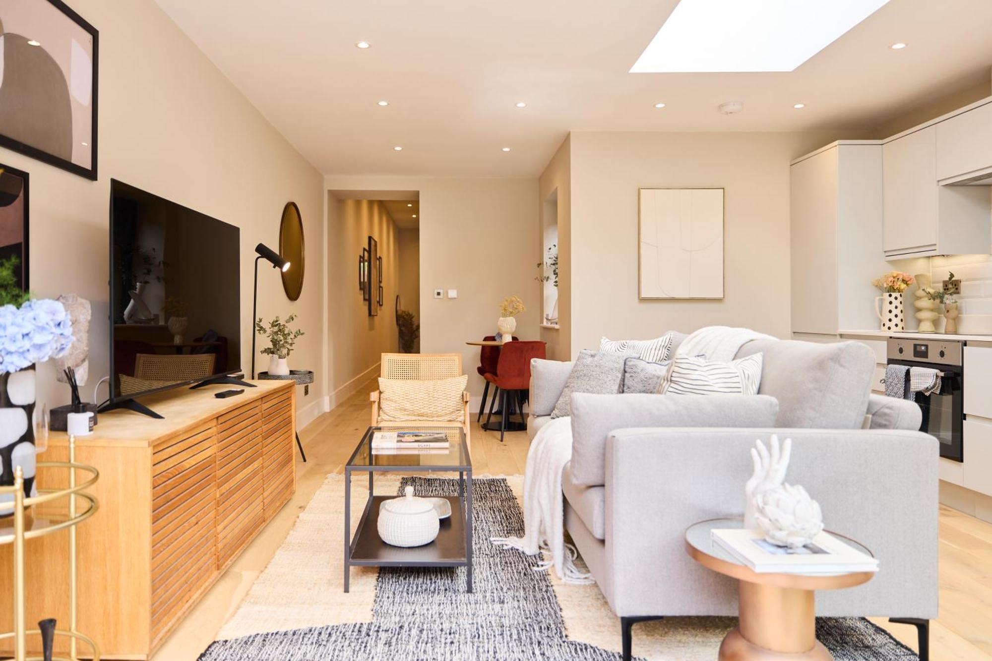 The Brixton Hill Place - Exquisite 2bdr Flat With Terrace London