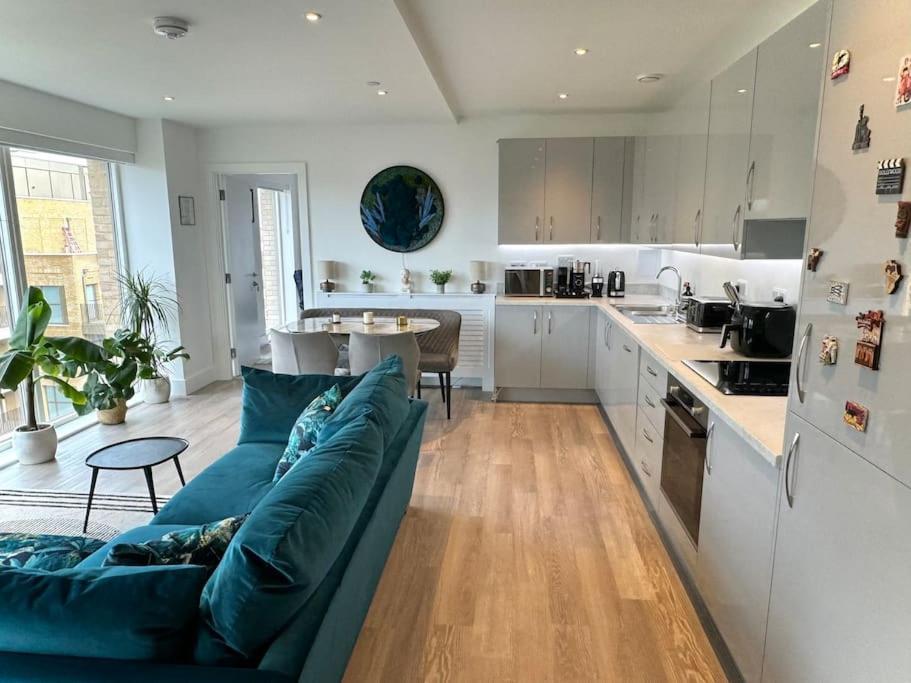 High-spec 1x Large Bedroom *