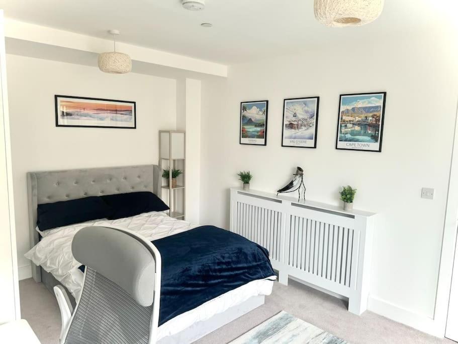 High-spec 1x Large Bedroom