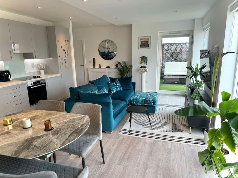 High-spec 1x Large Bedroom *