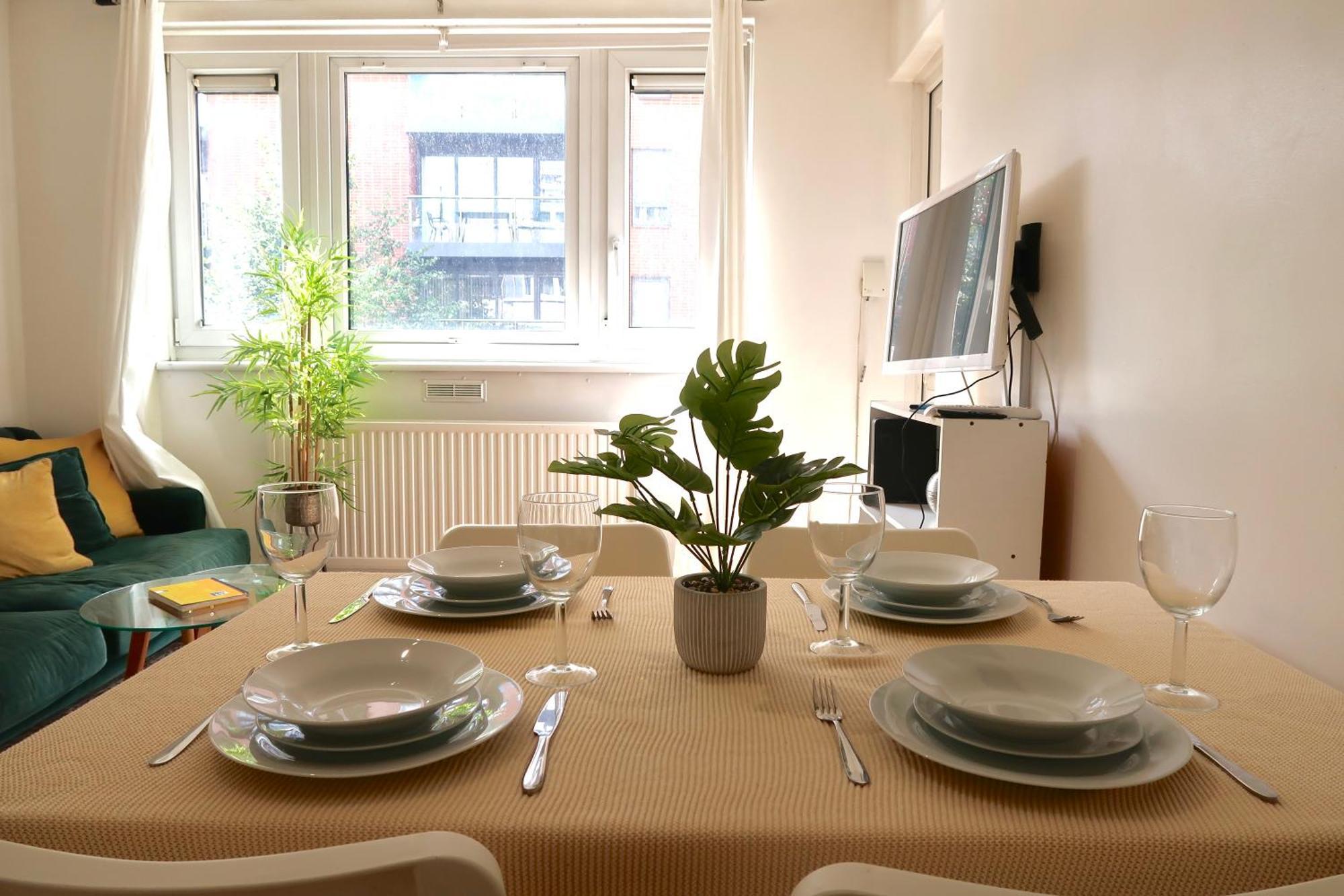 Apartamento Chic 4-bed In Trendy Clerkenwell W Balcony And Walking Distance To Tube Londres