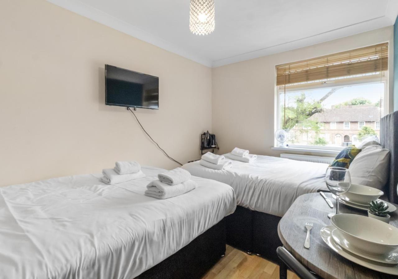 Apartamento The Roundway Styles & Cosy Private In