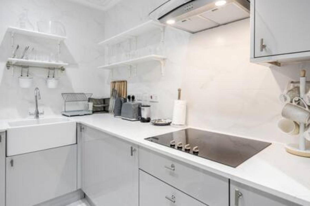 Beautiful Refurbished 2bed2bath Next To Hyde Park * Londres