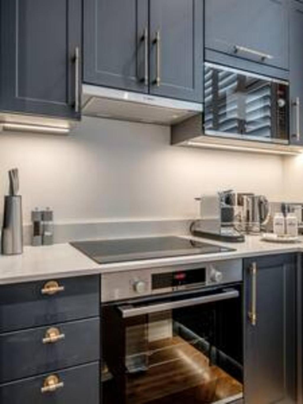 Modern Spacious In Chelsea By Kings Road Londres