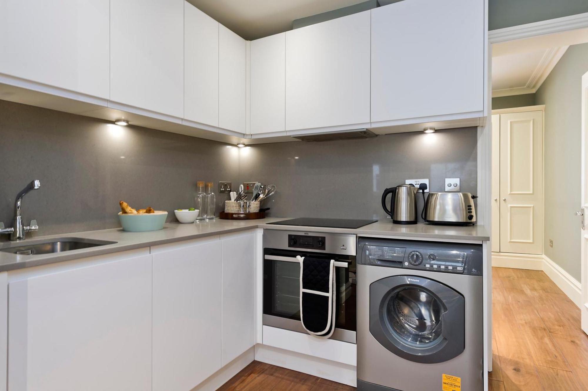 Attractive 1-bed Flat In Prestige Knightsbridge Appartement *