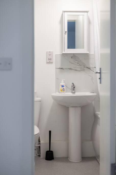 Modern Semi-studio Flat In Historic Setting Appartement *