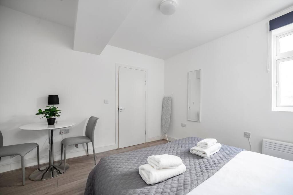 Modern Semi-studio Flat In Historic Setting * Londres