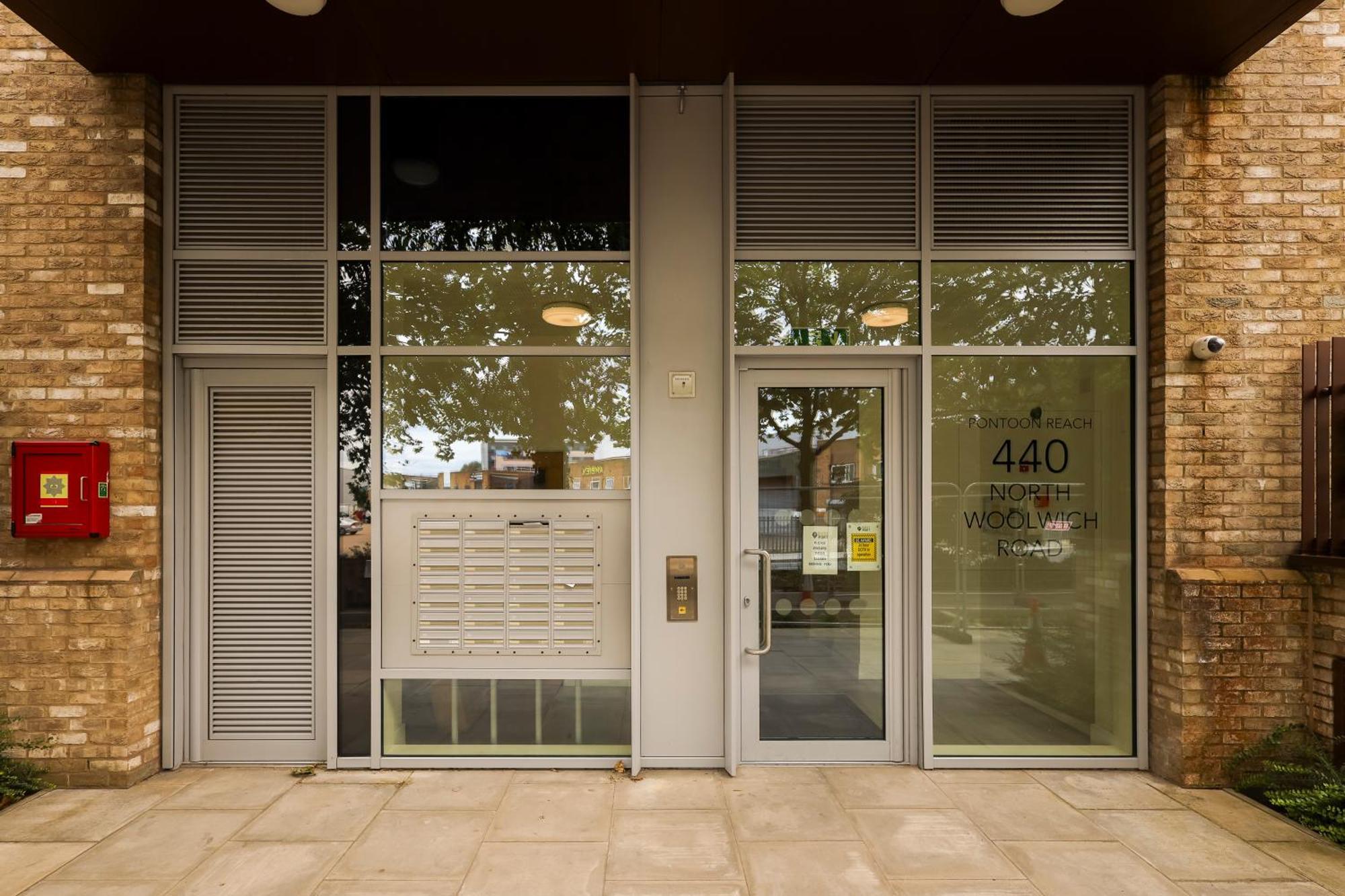 Stylish 2br By Dluxoria Short Lets & Serviced Greater With Pet Friendly, Free Wifi & Free Parking Apartamento *
