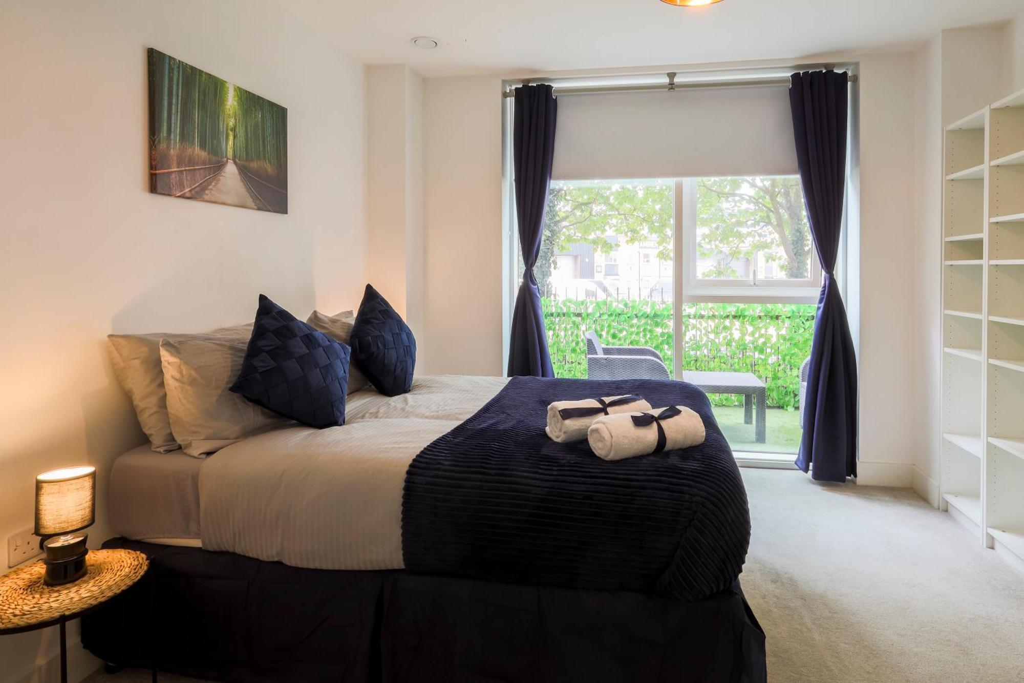 Apartamento Stylish 2br By Dluxoria Short Lets & Serviced Greater With Pet Friendly, Free Wifi & Free Parking