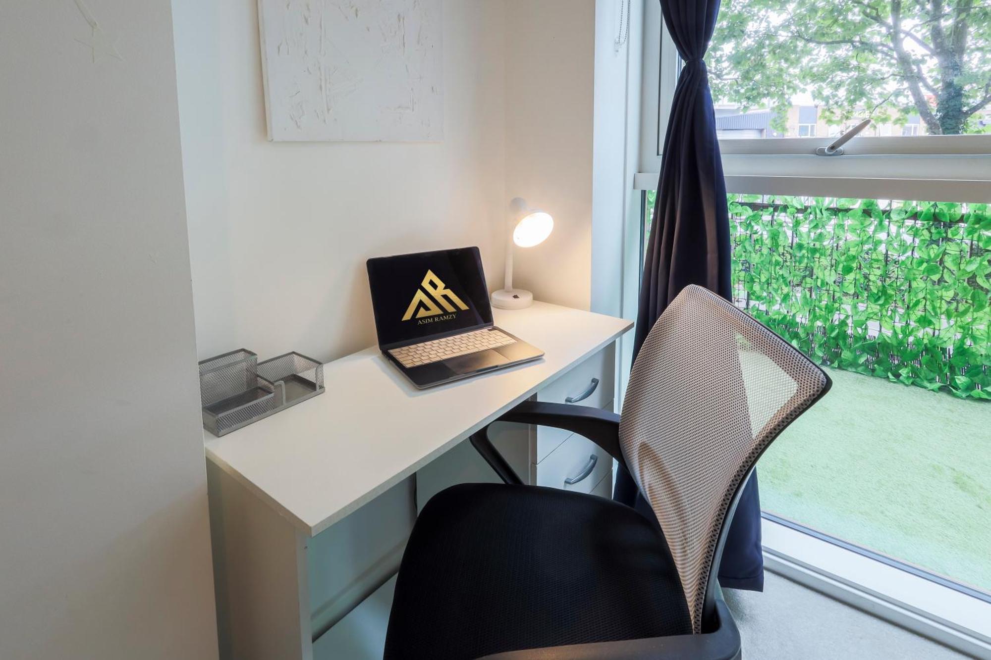 Stylish 2br By Dluxoria Short Lets & Serviced Greater With Pet Friendly, Free Wifi & Free Parking * Londres