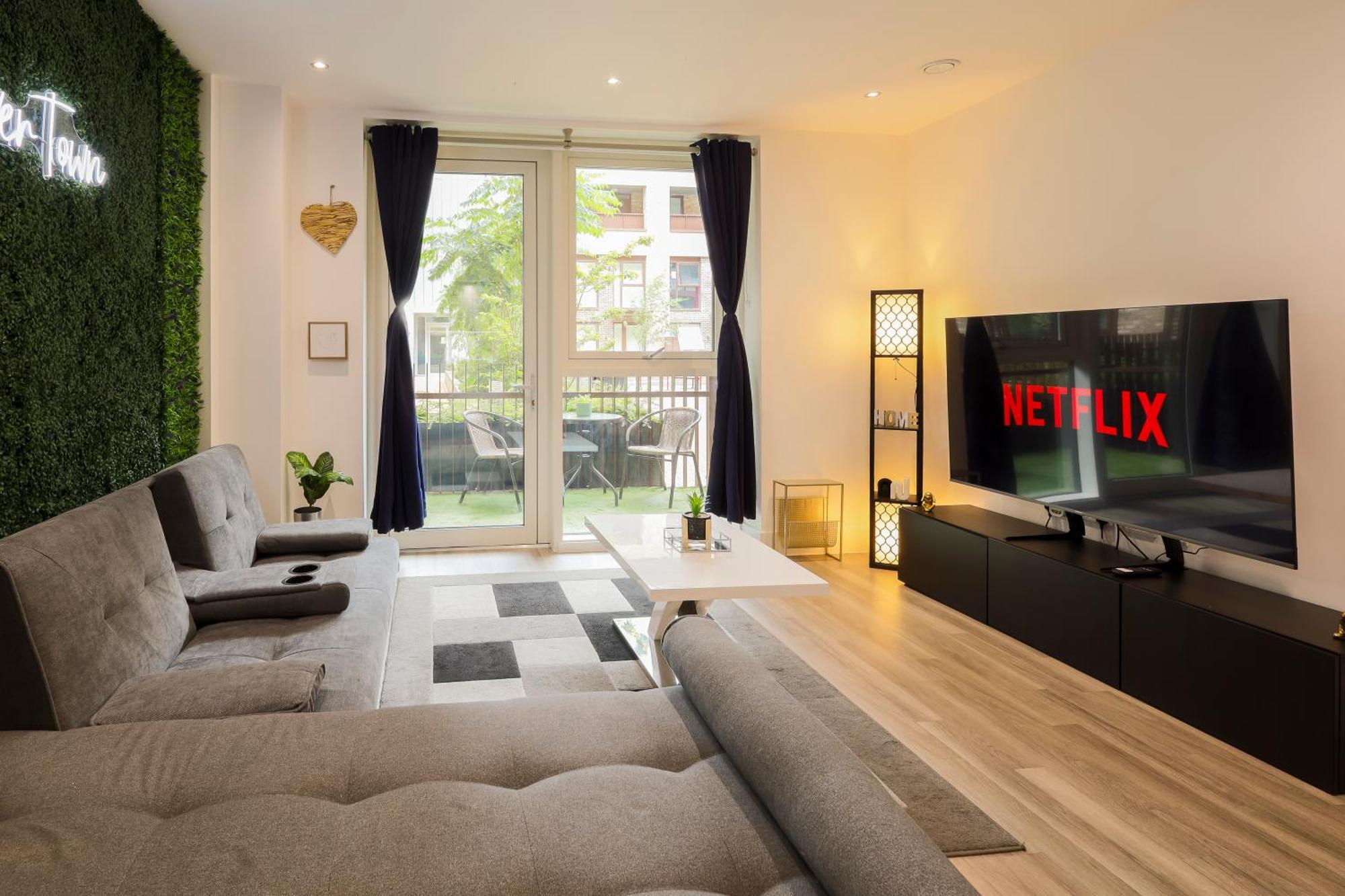 Stylish 2br By Dluxoria Short Lets & Serviced Greater With Pet Friendly, Free Wifi & Free Parking Apartamento *