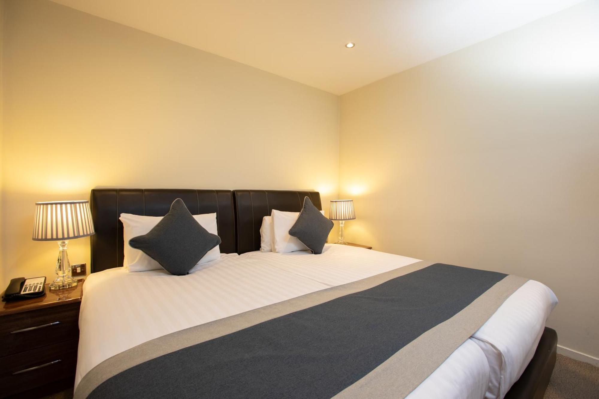 Grand Plaza Con Servicio 4*