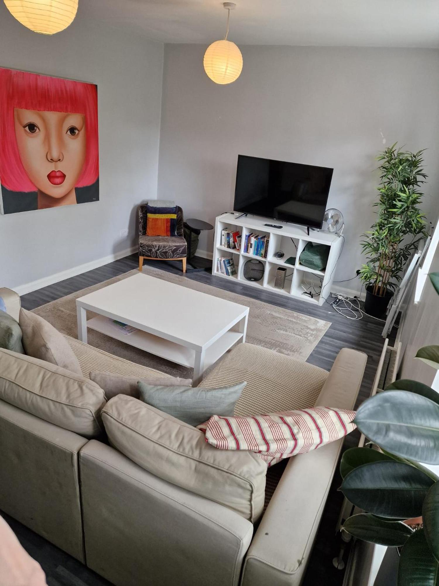 Two Bedroom Duplex In Angel High Street * Londres