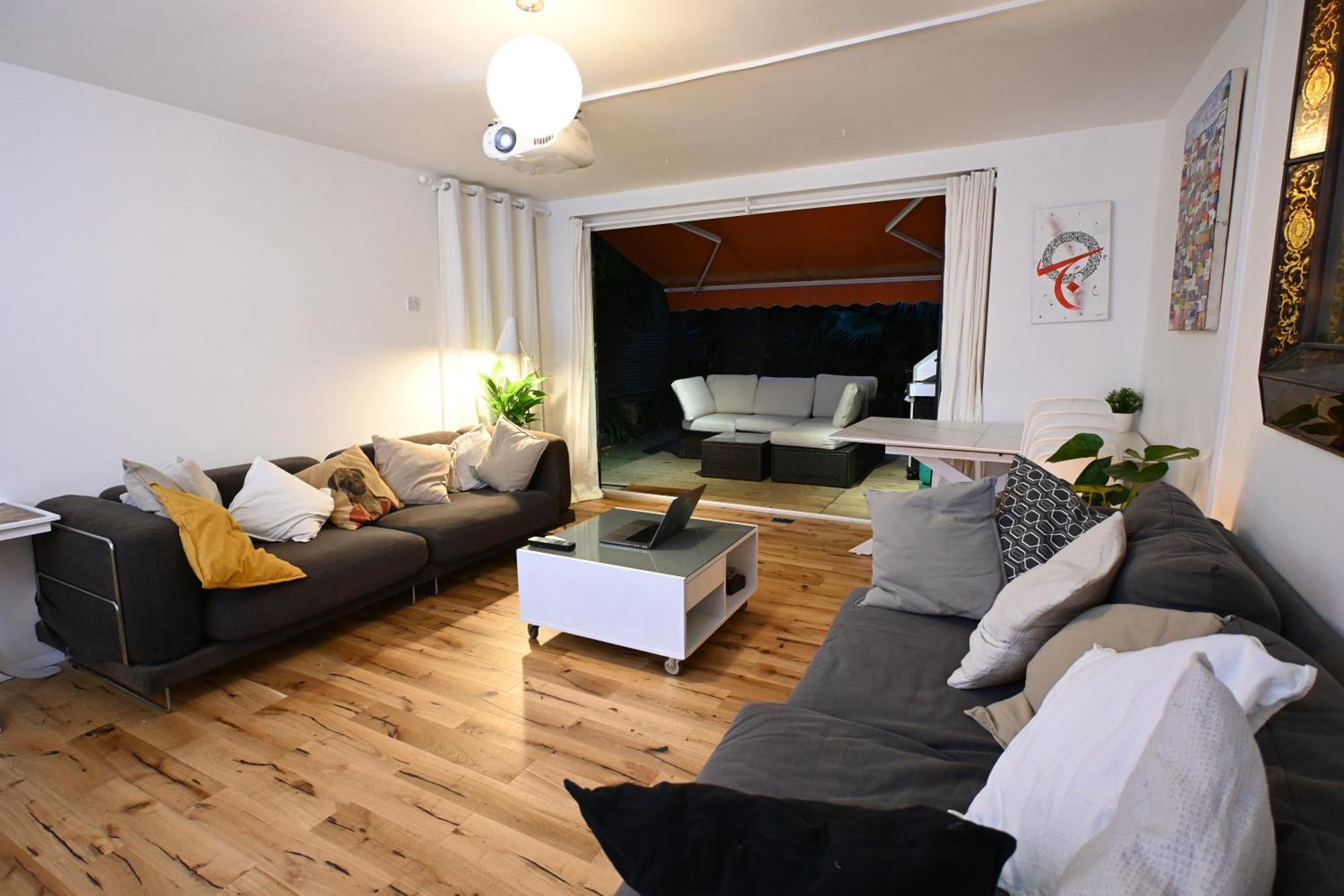 3-bed House With Amazing Garden Villa *