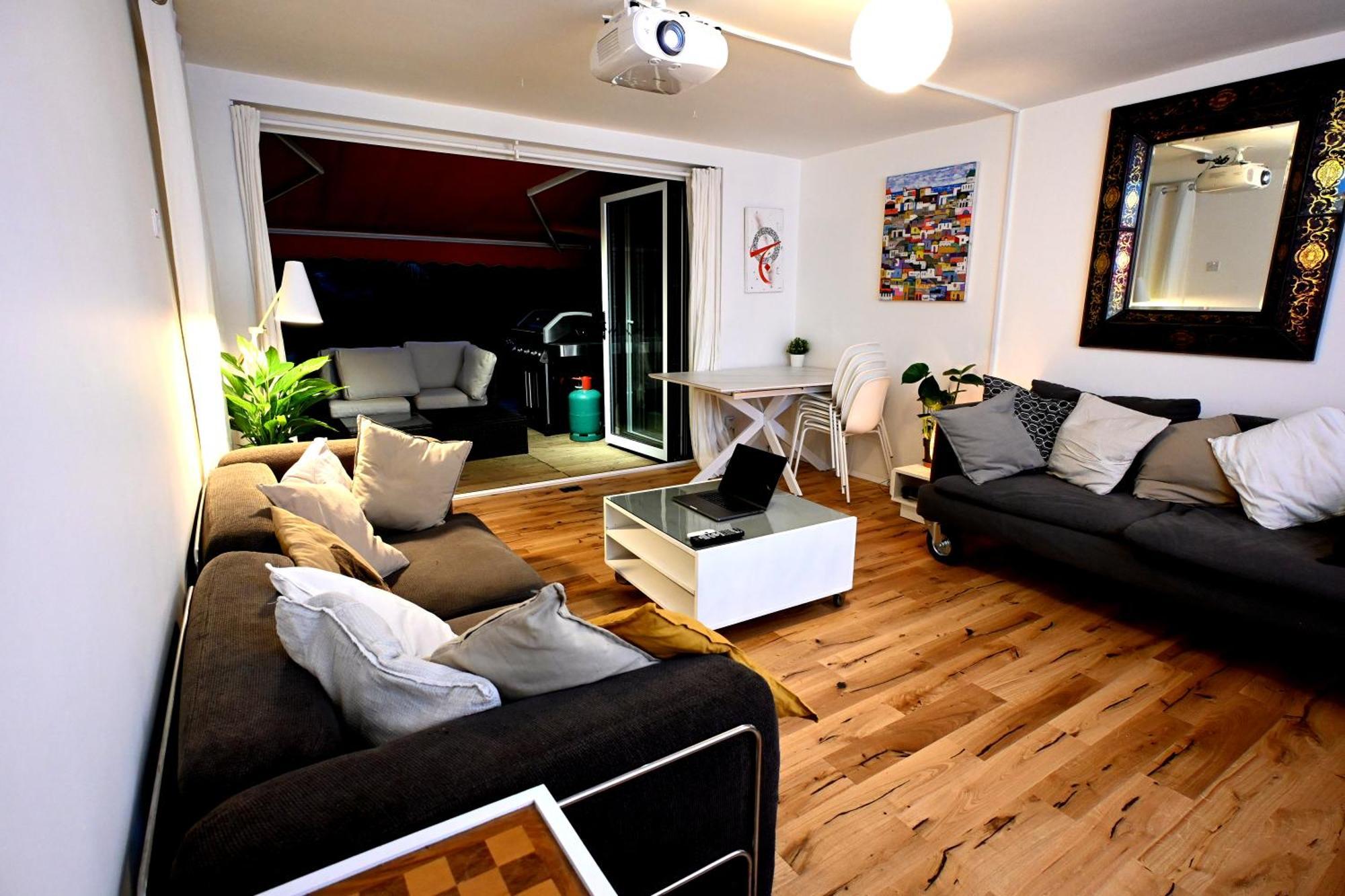 Villa 3-bed House With Amazing Garden *