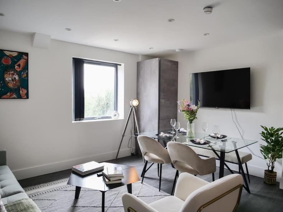 Modern One Bedroom Flat In The Heart Of Apartment *
