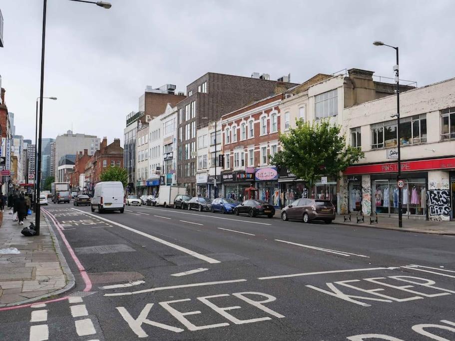 Modern One Bedroom Flat In The Heart Of * London
