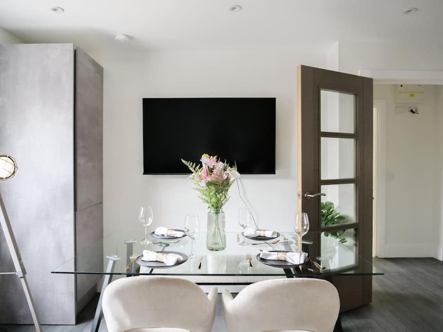 Modern One Bedroom Flat In The Heart Of Apartment London