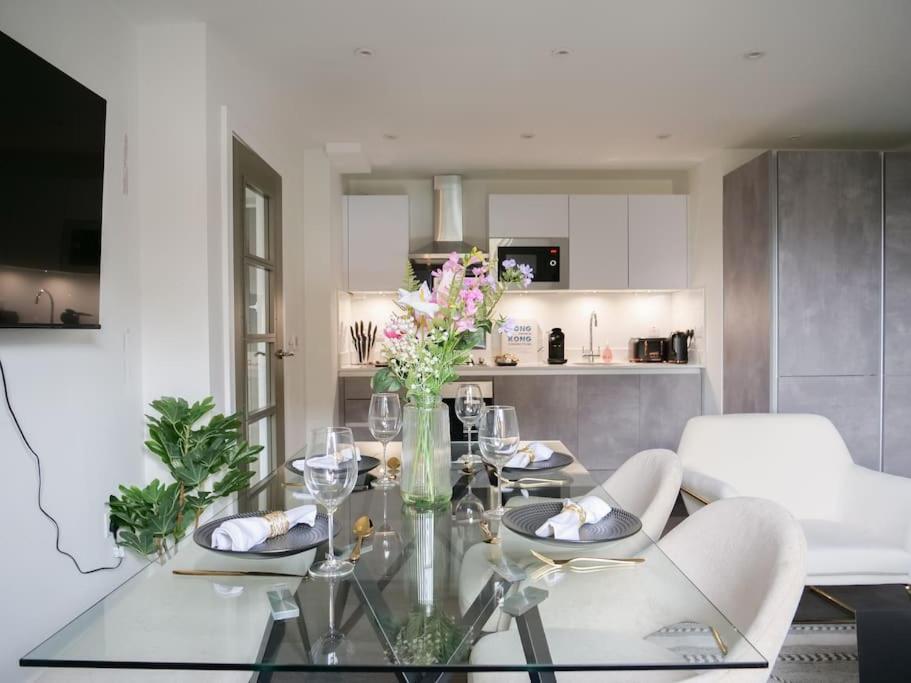 Modern One Bedroom Flat In The Heart Of