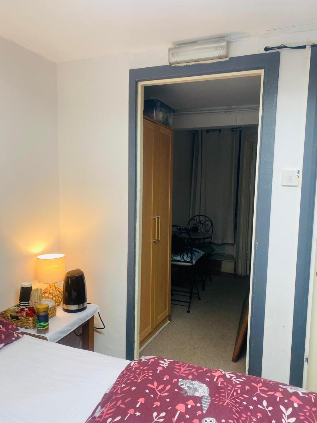 Appartement Cozy Opposite Chelsea Stadium Londen