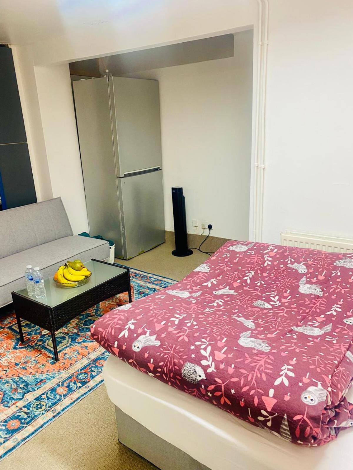 Cozy Opposite Chelsea Stadium *