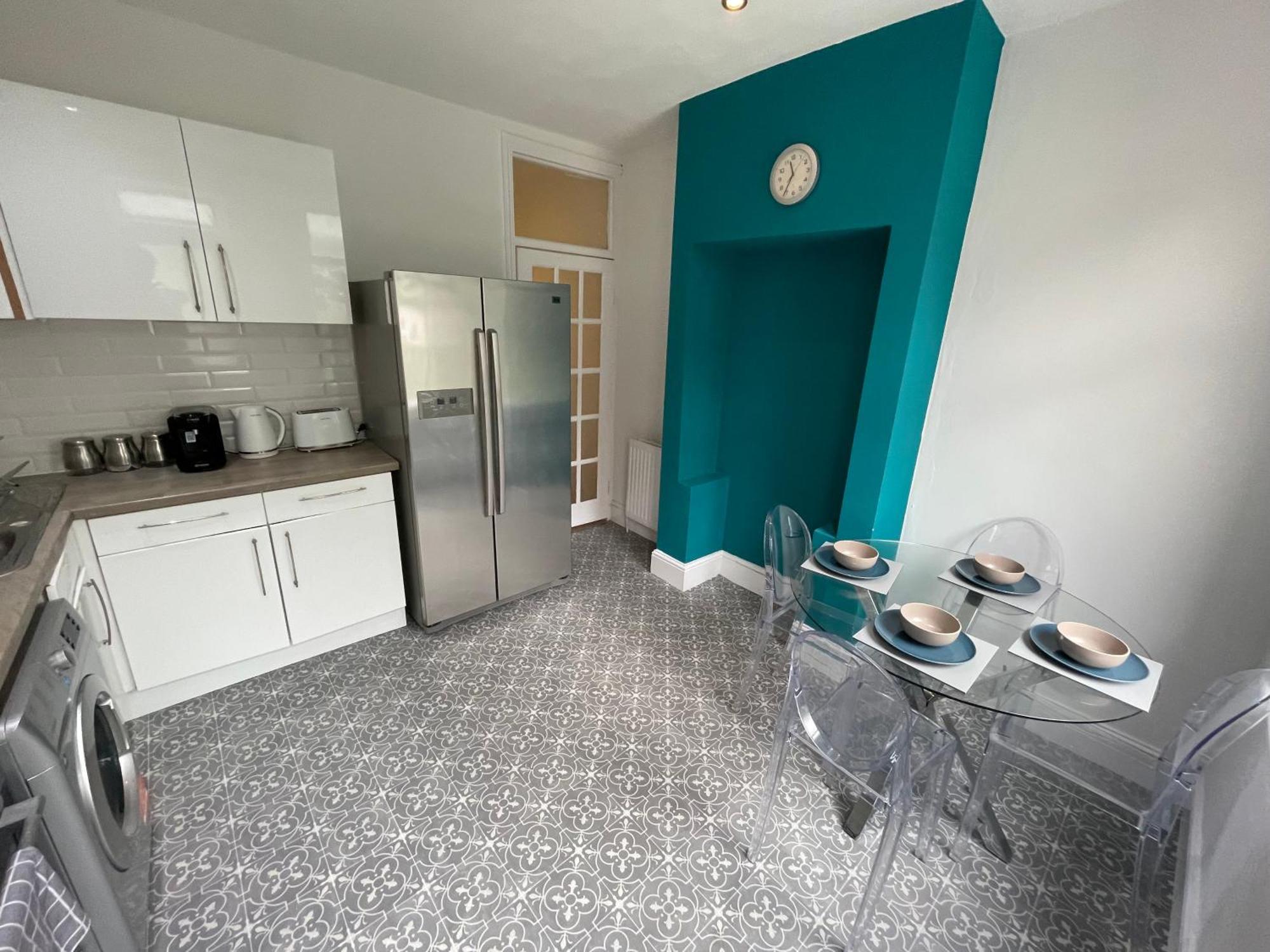 E10 Short Apartment London