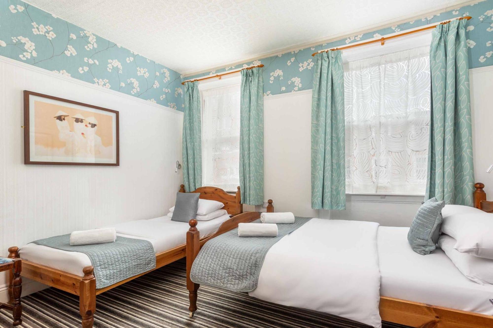 Hotel St Athans 2*