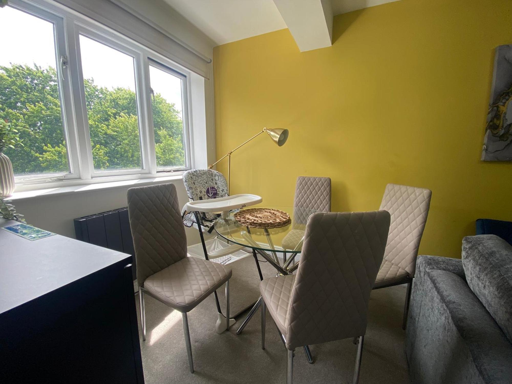 Family-friendly 2-bed, 2-bath Xmas - Book Now! Apartamento Londres