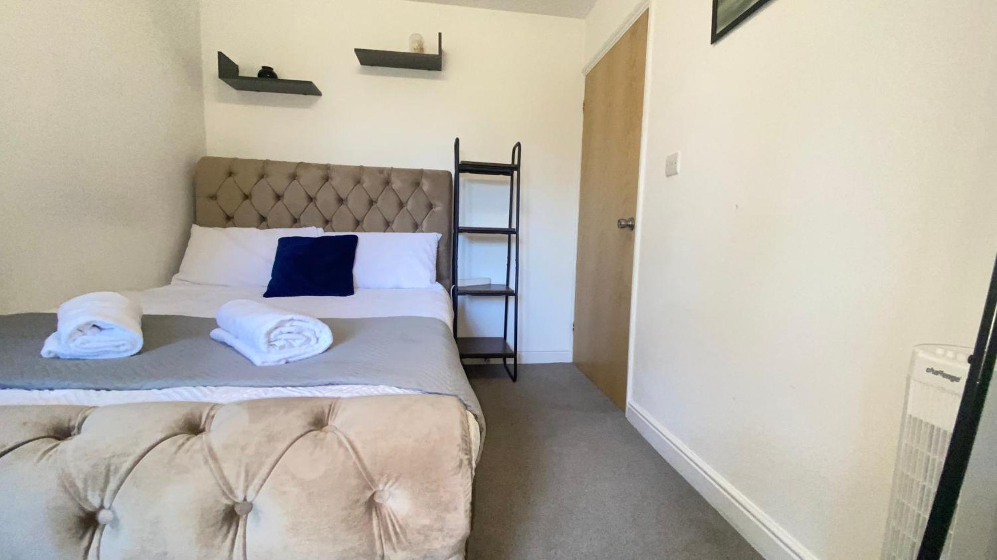Family-friendly 2-bed, 2-bath Xmas - Book Now! Apartamento Londres