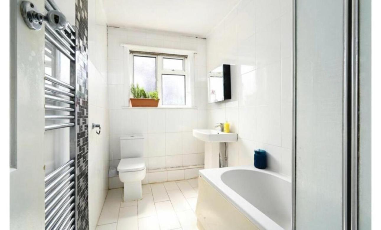 Cozy 2br Retreat, Rental! Appartement Londen