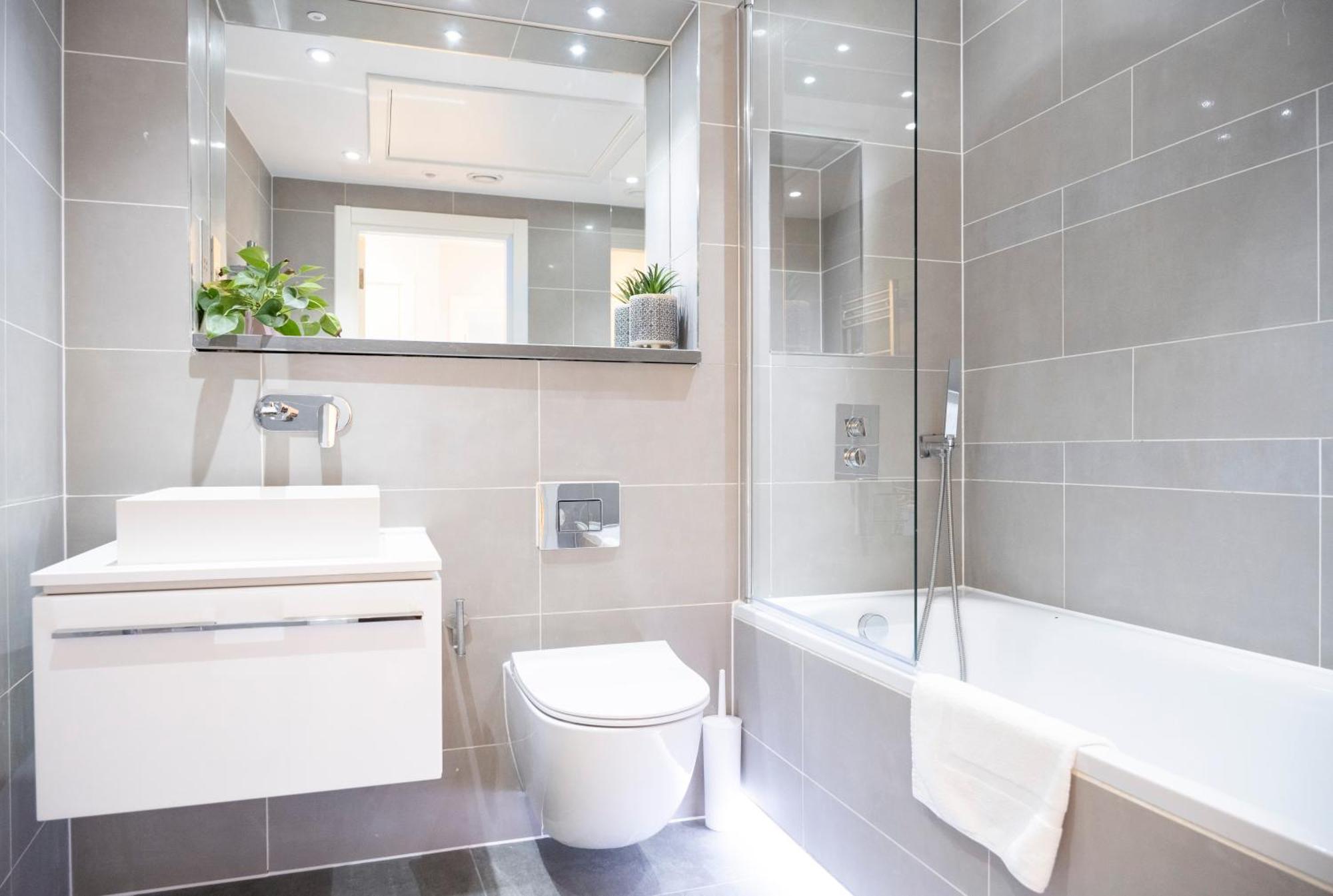 Lovely 1br - Zone 1 - Station Nearby *