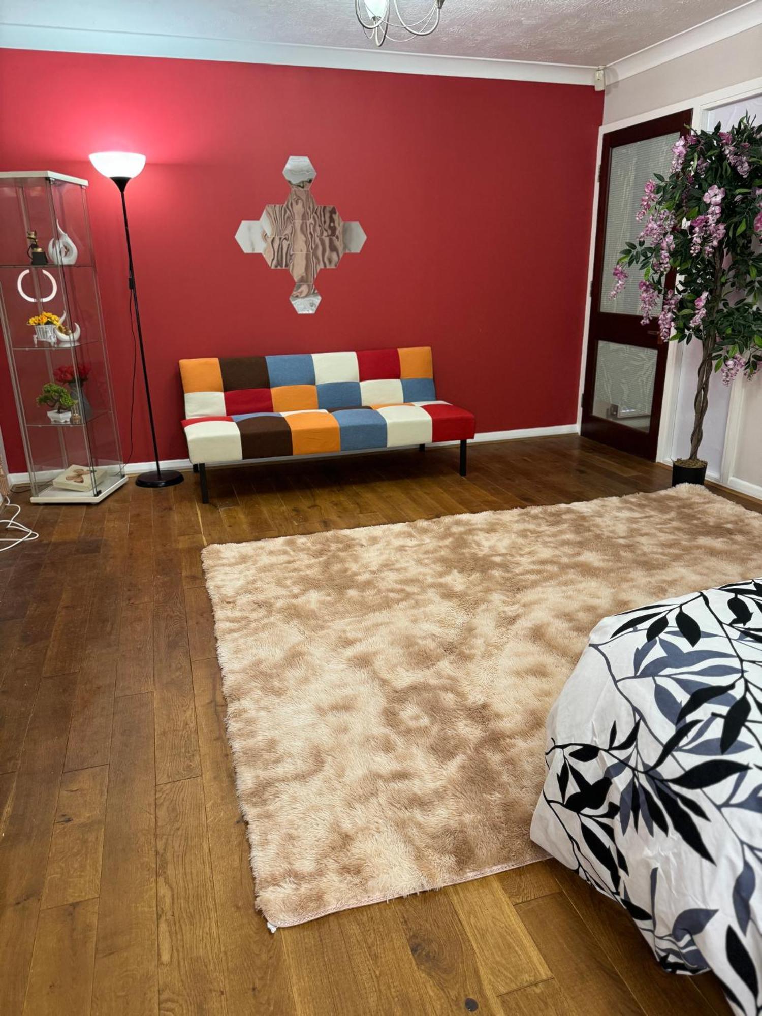 Stunning 2 Bedroom With Garden Sleep 6 *