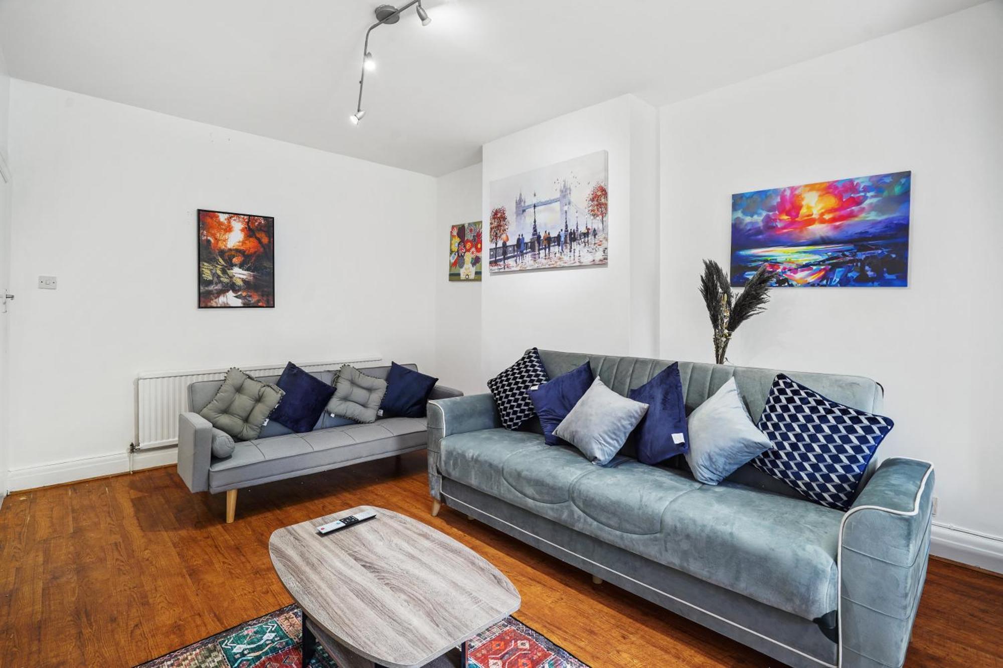 Cosy N22 Sleeps 6 Apartment London