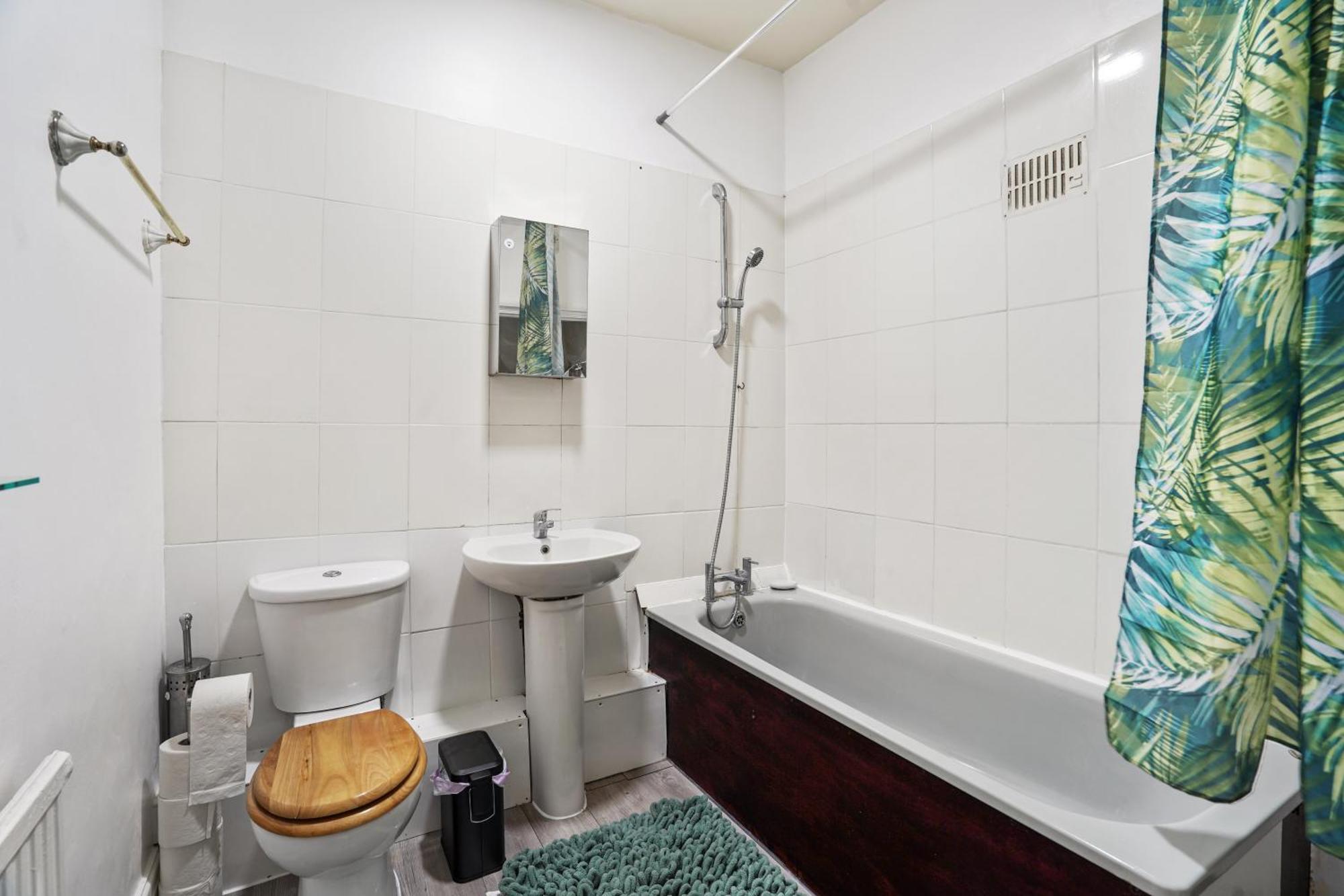 Cosy N22 Sleeps 6 * London