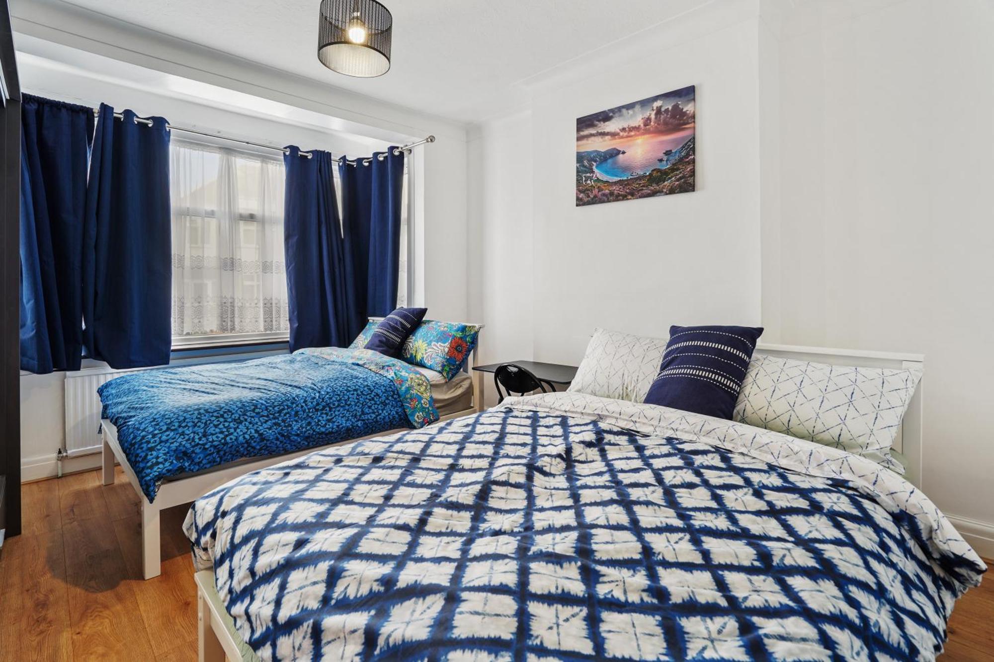 Cosy N22 Sleeps 6