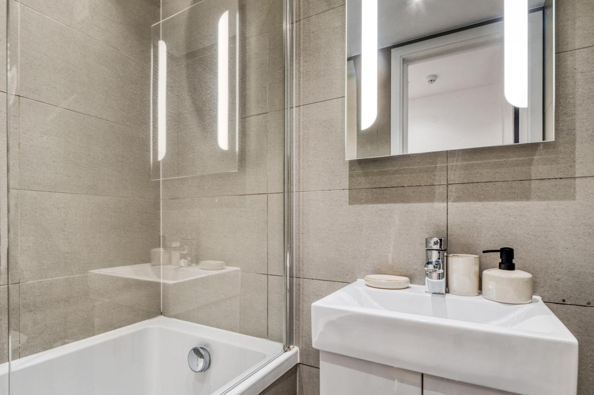 Appartement A Vibrant 2 Bed & 2 Bath In Old Street Zone 1 Londres