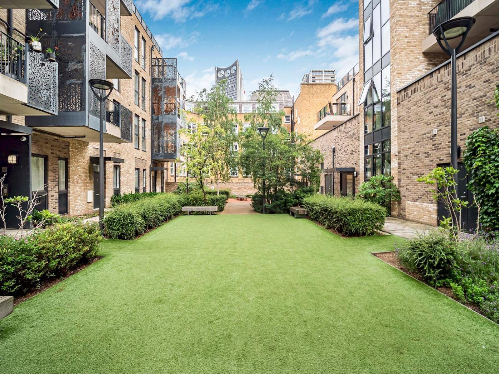 Modern Flat With Balcony Pass The Keys Londres